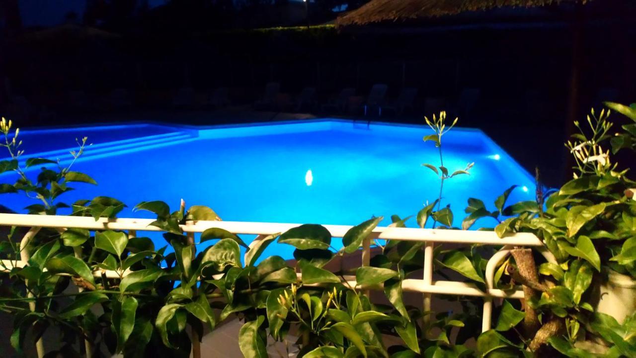 Brit Hotel Confort Helios แอกด์ ภายนอก รูปภาพ