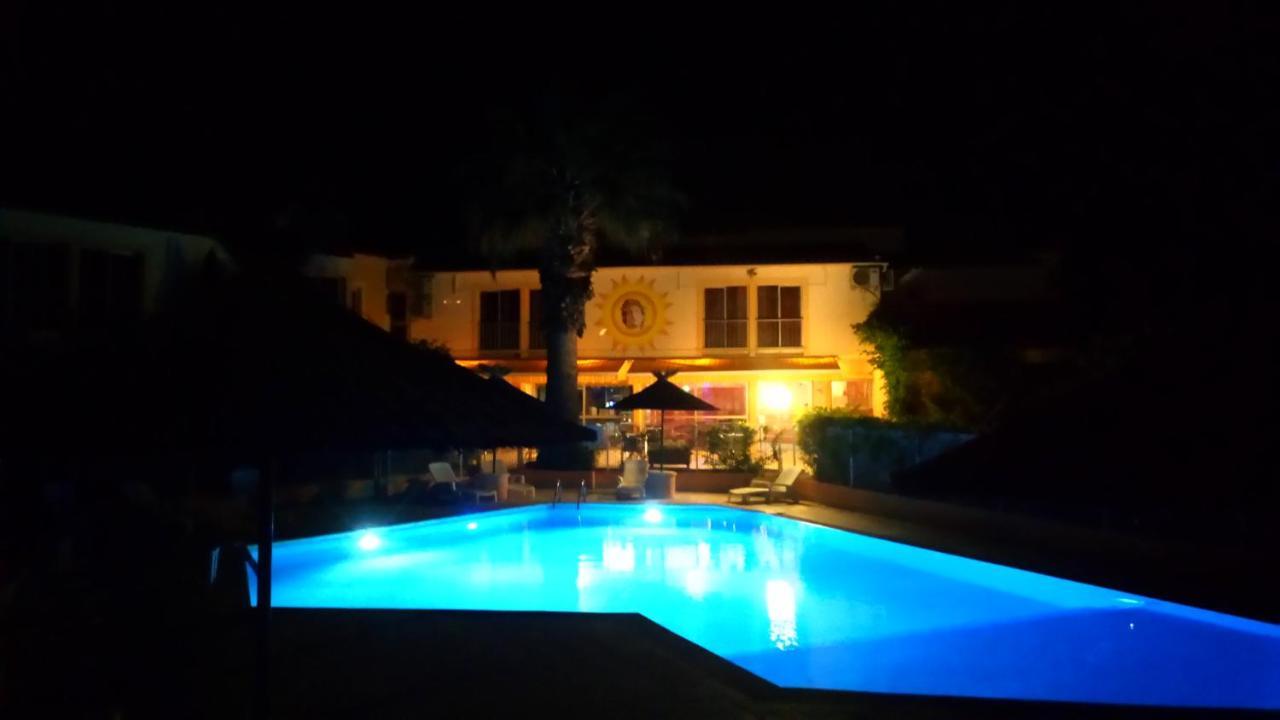 Brit Hotel Confort Helios แอกด์ ภายนอก รูปภาพ