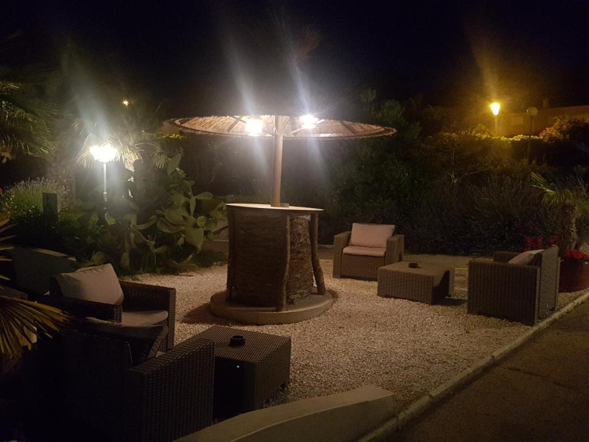 Brit Hotel Confort Helios แอกด์ ภายนอก รูปภาพ