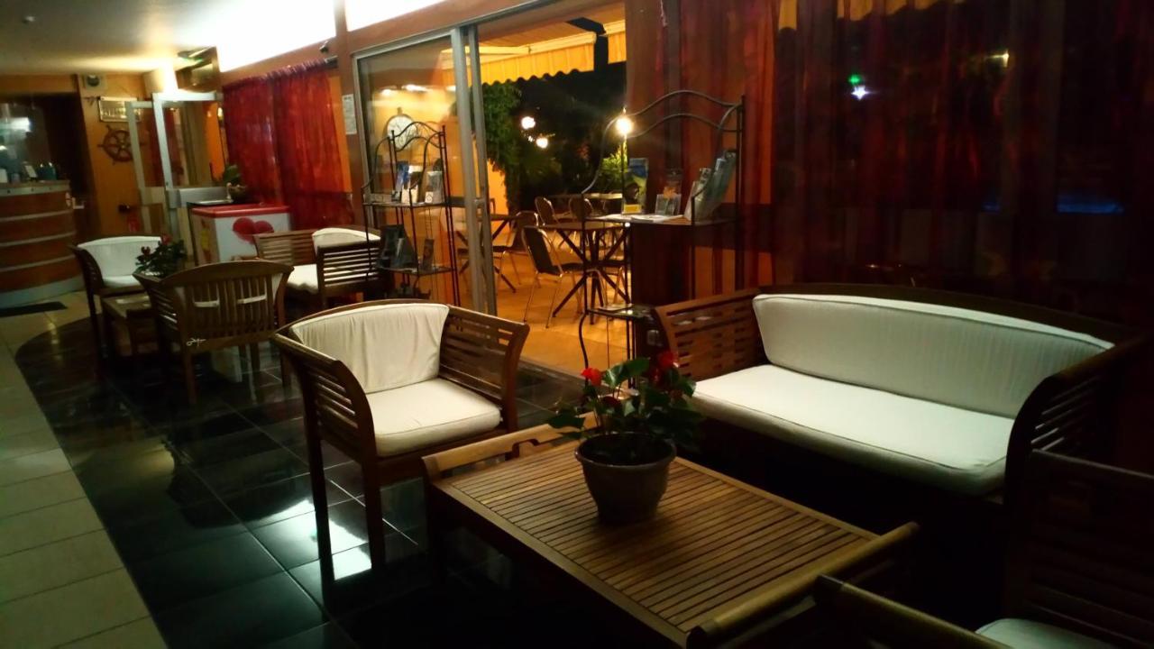 Brit Hotel Confort Helios แอกด์ ภายนอก รูปภาพ
