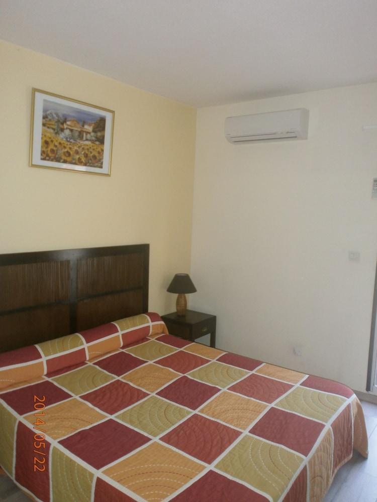 Brit Hotel Confort Helios แอกด์ ภายนอก รูปภาพ
