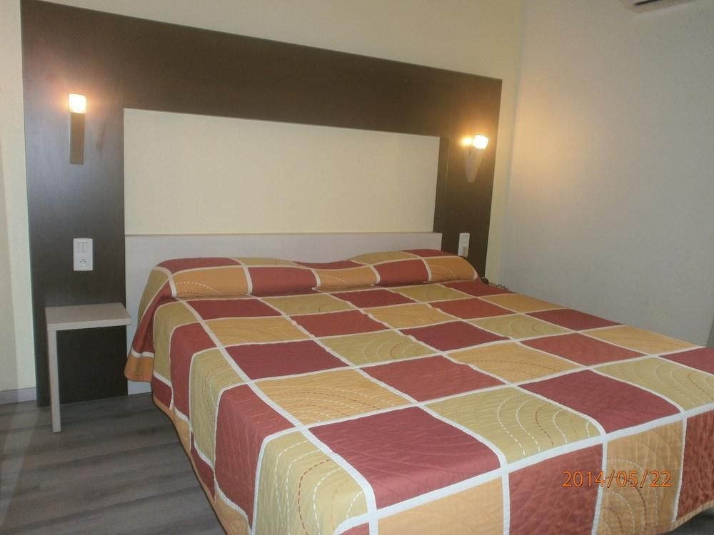 Brit Hotel Confort Helios แอกด์ ภายนอก รูปภาพ
