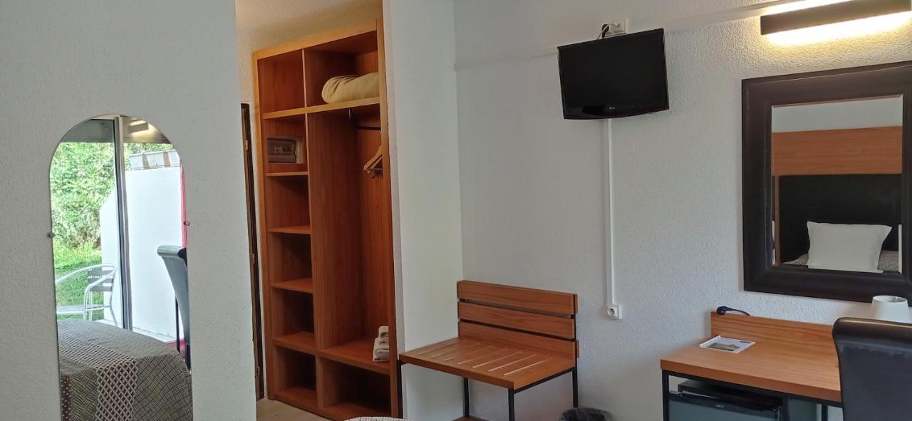 Brit Hotel Confort Helios แอกด์ ภายนอก รูปภาพ