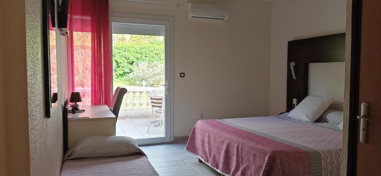 Brit Hotel Confort Helios แอกด์ ภายนอก รูปภาพ
